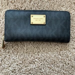 Michael Kors Black Leather Zip Wallet